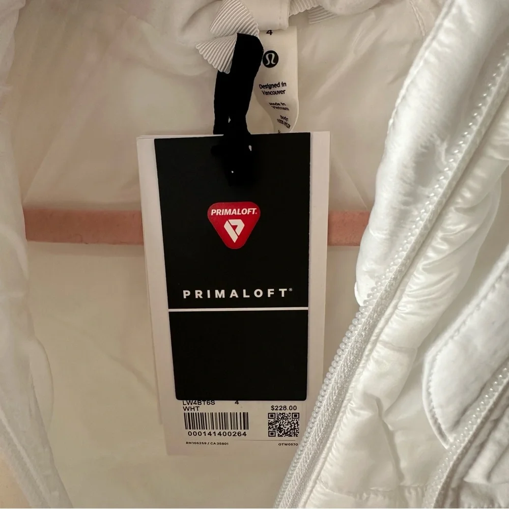 Lululemon Another Mile Puffer Hooded Jacket White Size 4 NWT